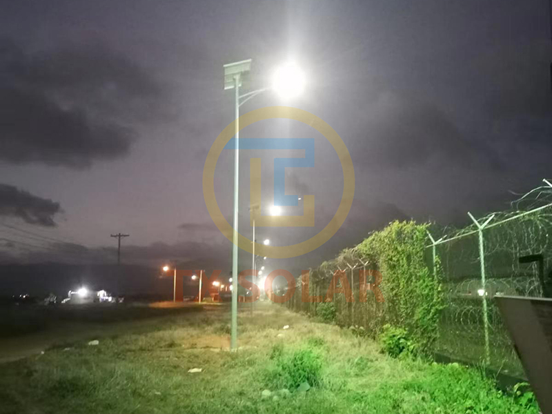Lâmpada de rua solar Panamá 10m 120W (4)