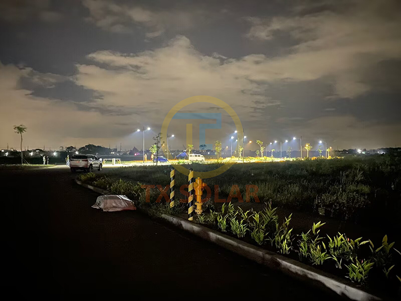 Lampu jalan panangan ganda Filipina 6,5m 70W (3)