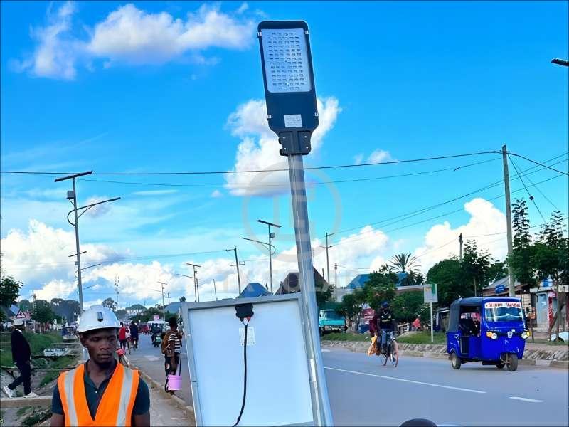 Farola solar, farola LED, farola, farola con enerxía solar, poste de luz de aceiro