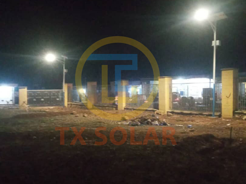 Somalië 6 meter 40 watt straatlantaarn op zonne-energie (3)