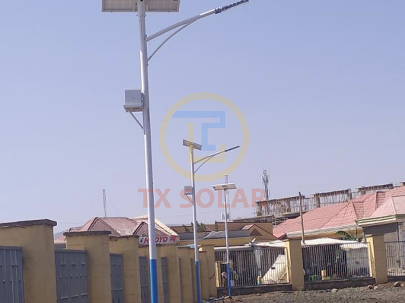 Farola solar de 6 metros y 40 vatios de Somalia (4)