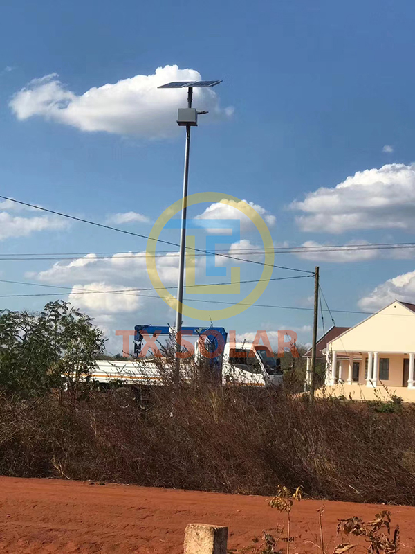 TANZANIAN 8-Meter 80-Watt Hnub Ci Txoj Kev Teeb Lub Teeb Lub Teeb Carn