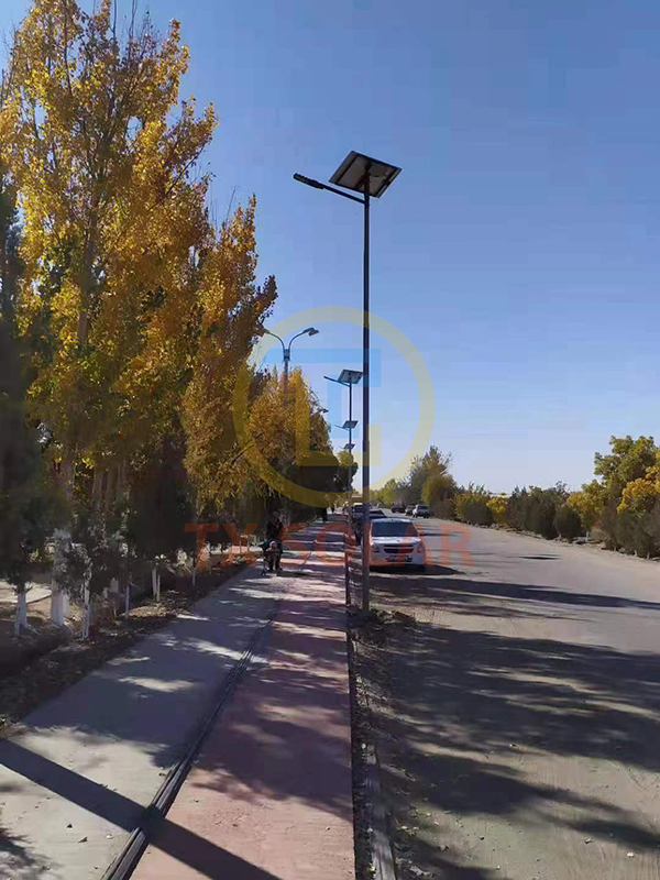 Usbekistan 2000 sett 8m 50W solcellegatelampe (2)