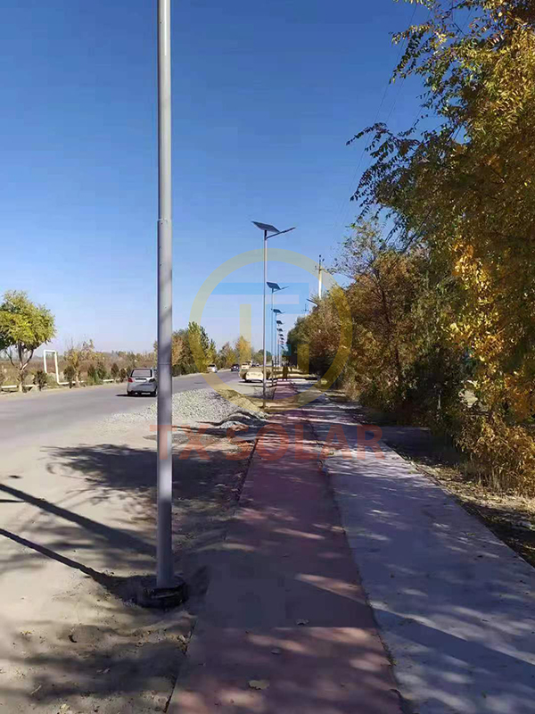Uzbequistão 2.000 conjuntos de lâmpadas de rua solares de 8m e 50W (3)